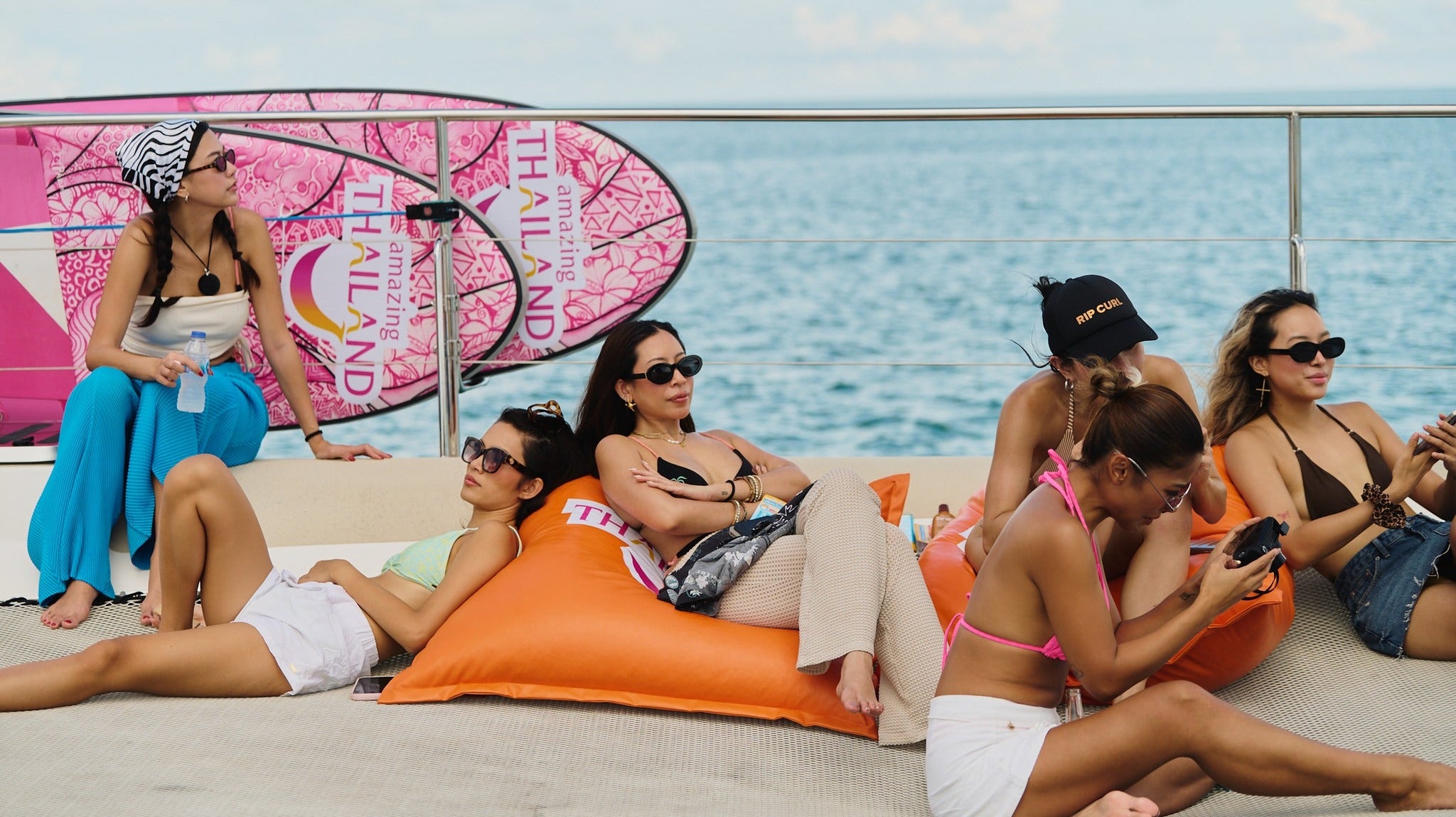 รวมไอเดีย Summer Outfit ผู้หญิงสายเที่ยวทะเล ใส่สบาย ถ่ายรูปสวย